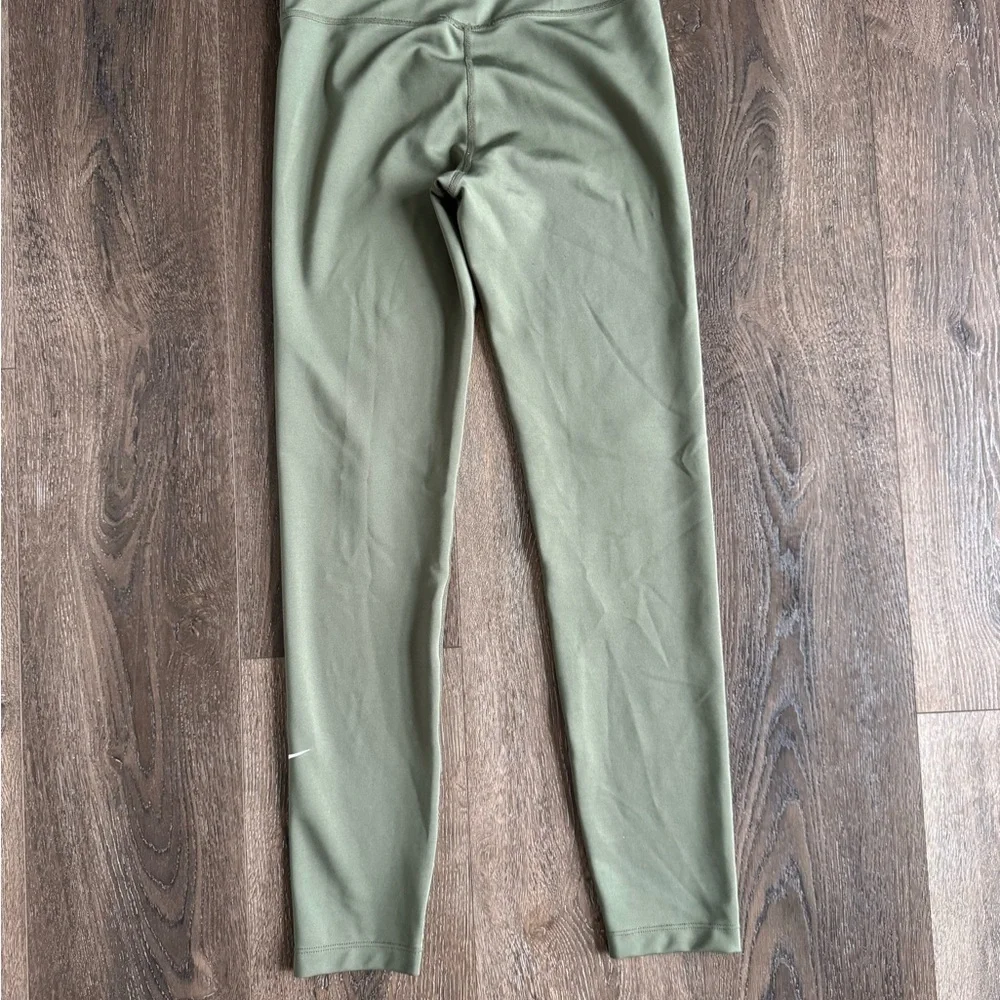 Nike Leggings Youth size large Army green color